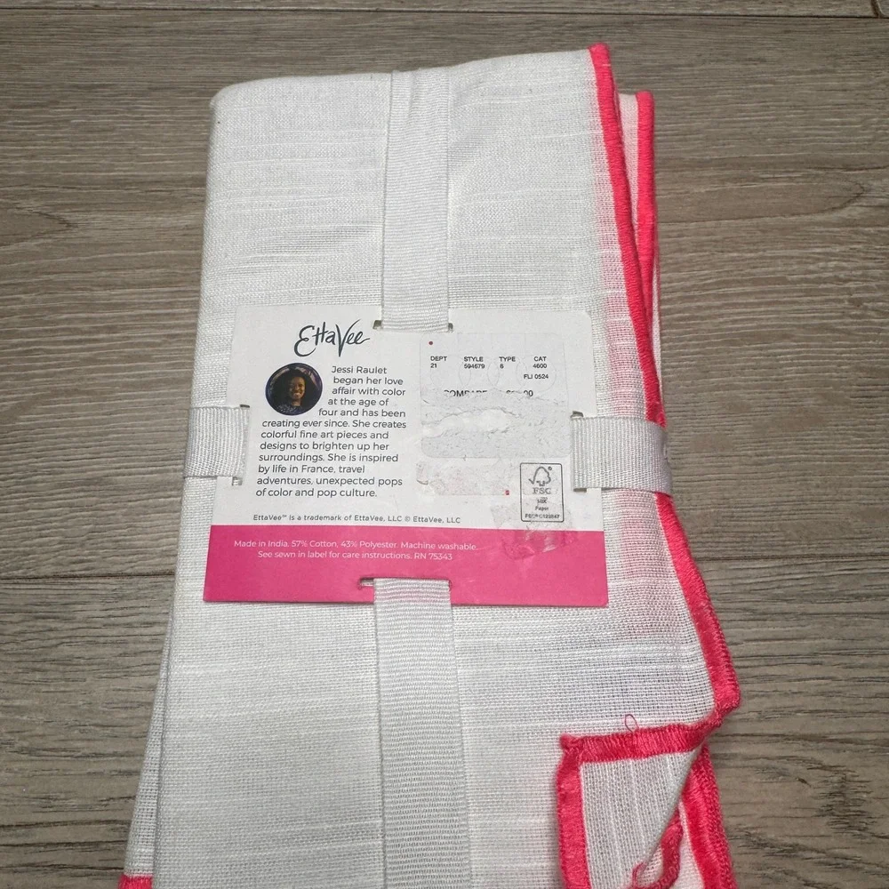 NWT EttaVee White Napkins with Neon Pink Trim Set of 4 20x20‎ Cotton Cloth